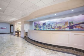 La Quinta Inn & Suites by Wyndham Secaucus Meadowlands