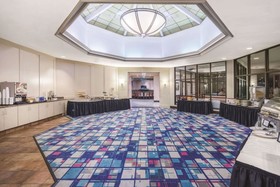La Quinta Inn & Suites by Wyndham Secaucus Meadowlands