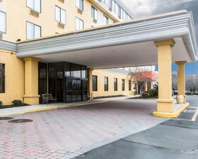 Clarion Hotel