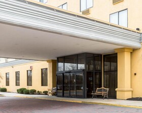 Clarion Hotel