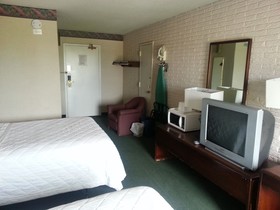 Red Carpet Inn & Suites
