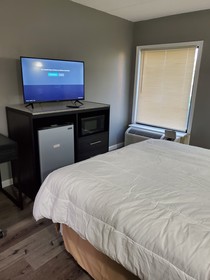 Red Carpet Inn & Suites