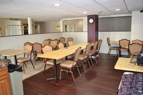 Red Carpet Inn & Suites