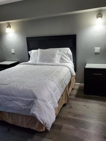 Red Carpet Inn & Suites