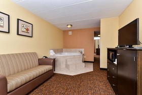 Latitude Suites Tinton Falls Eatontown/BW Premier Collection