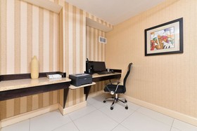 Latitude Suites Tinton Falls Eatontown/BW Premier Collection