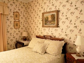 J.D. Thompson Inn