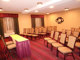 Holiday Inn Express & Suites