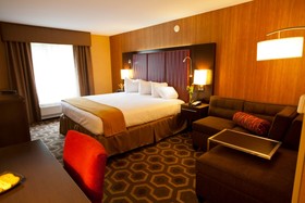 Holiday Inn Express & Suites