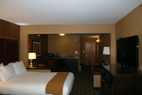 Holiday Inn Express & Suites