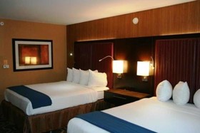 Holiday Inn Express & Suites