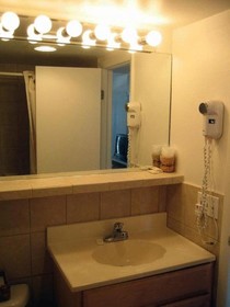 Diplomat Suites