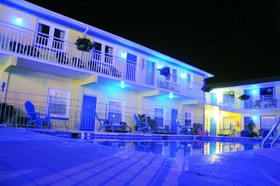 Nantucket Inn & Suites