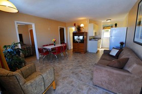 Nantucket Inn & Suites