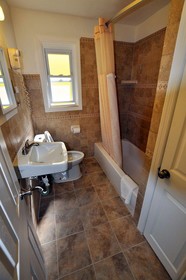 Nantucket Inn & Suites