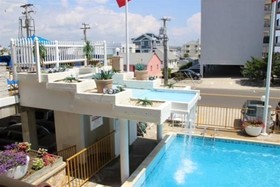 Roman Holiday Motel