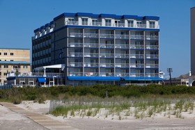 Adventurer Oceanfront Inn
