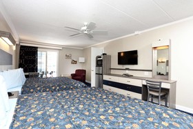Adventurer Oceanfront Inn