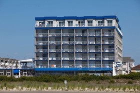 Adventurer Oceanfront Inn