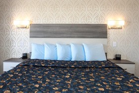Adventurer Oceanfront Inn
