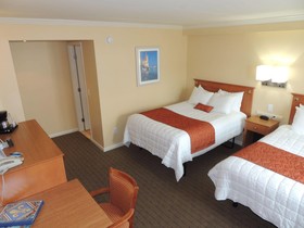 Fleur De Lis Beach Motel