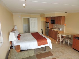 Fleur De Lis Beach Motel