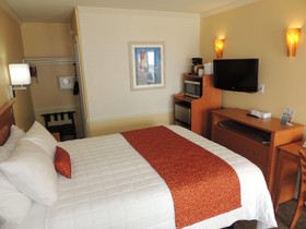 Fleur De Lis Beach Motel