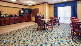 Holiday Inn Express & Suites Williamstown - Glassboro