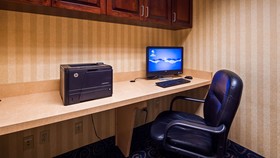 Holiday Inn Express & Suites Williamstown - Glassboro