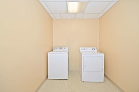 Holiday Inn Express & Suites Williamstown - Glassboro