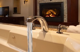 Holiday Inn Express & Suites Williamstown - Glassboro