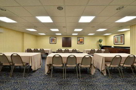 Holiday Inn Express & Suites Williamstown - Glassboro