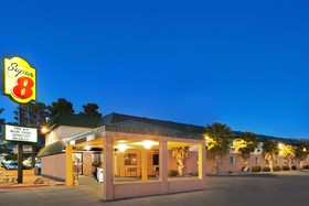 Super 8 by Wyndham Alamogordo