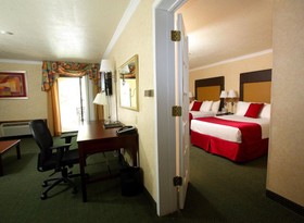 Best Western Airport Albuquerque InnSuites Hotel & Suites