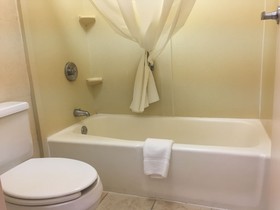 Days Inn & Suites by Wyndham Albuquerque North