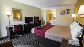 Super 8 by Wyndham Albuquerque Downtown
