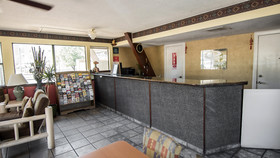 Super 8 by Wyndham Albuquerque Downtown