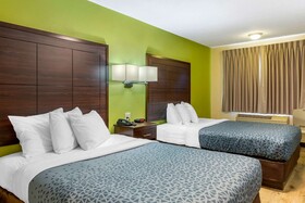 Econo Lodge West - Coors Blvd