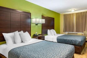 Econo Lodge West - Coors Blvd