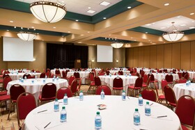 Embassy Suites Albuquerque - Hotel & Spa