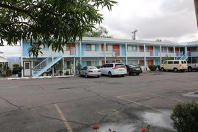 Hiway House Motel