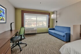 Holiday Inn Express & Suites Albuquerque East