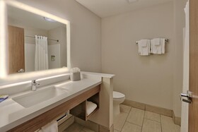 Holiday Inn Express & Suites Albuquerque East