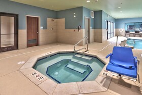 Holiday Inn Express & Suites Albuquerque East