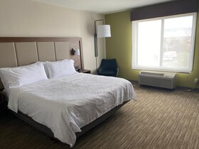 Holiday Inn Express & Suites Albuquerque Historic Old Town