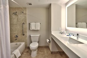 Holiday Inn Express & Suites Albuquerque Historic Old Town