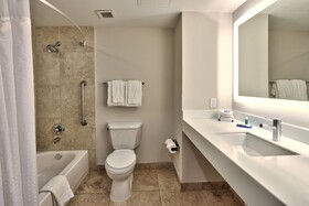 Holiday Inn Express & Suites Albuquerque Historic Old Town