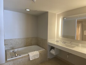 Holiday Inn Express & Suites Albuquerque Historic Old Town