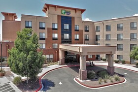 Holiday Inn Express & Suites Albuquerque Historic Old Town