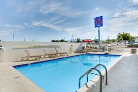 Motel 6 Albuquerque - Carlisle